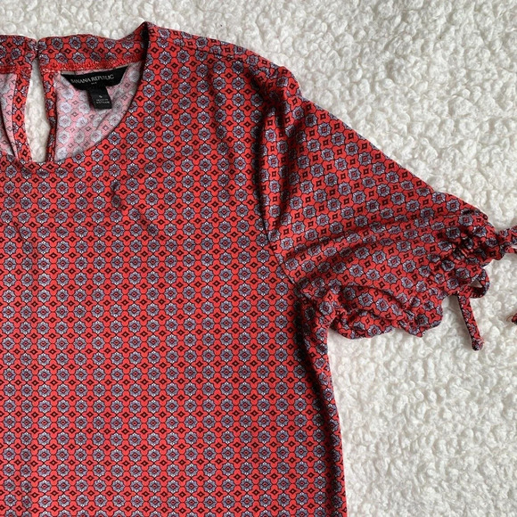 Banana Republic Red Patterned Top - Picture 4 of 6